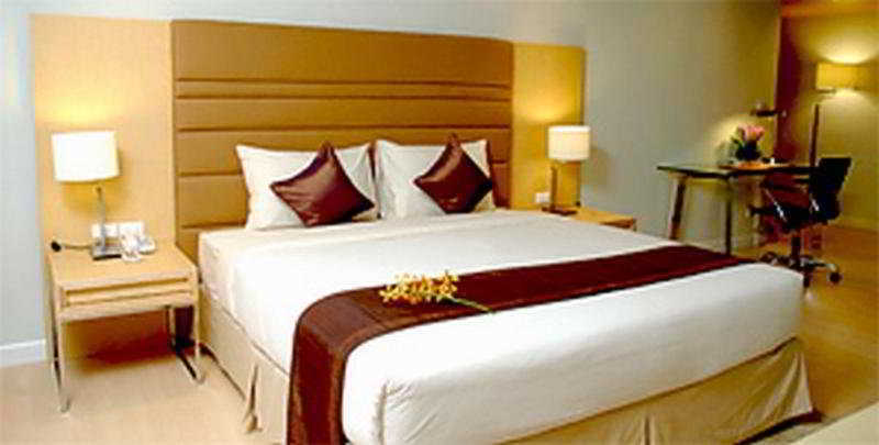 The Tivoli Hotel Bangkok Exteriör bild